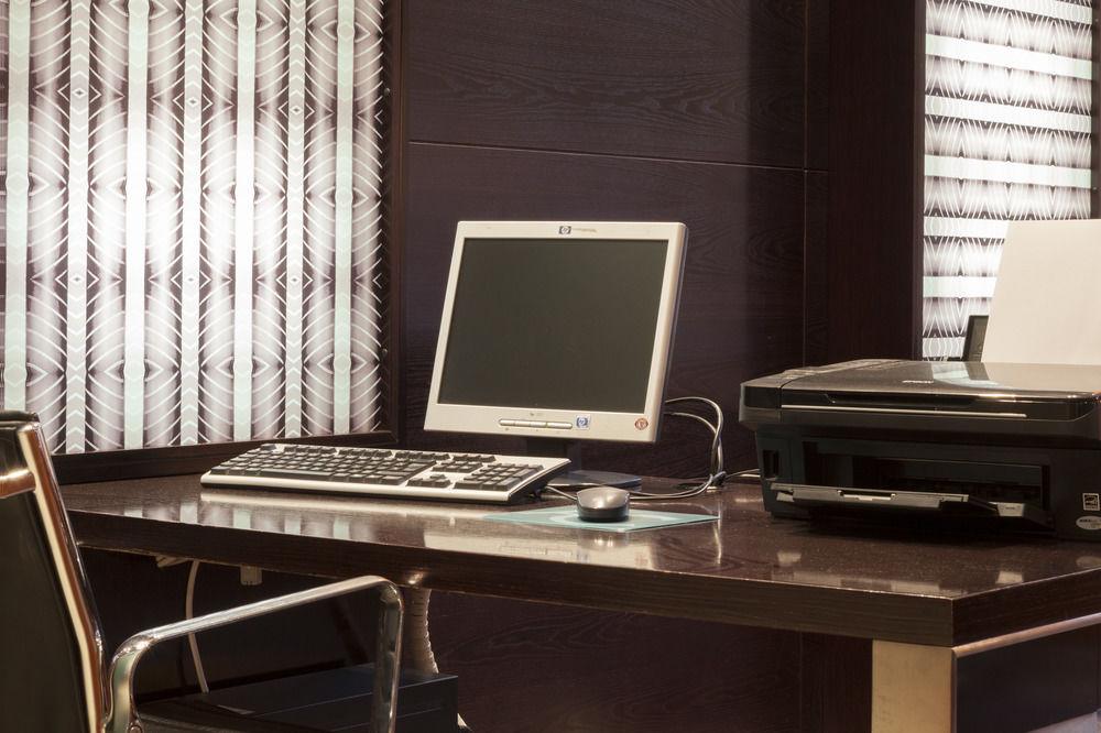 Ac Hotel Badajoz By Marriott Esterno foto